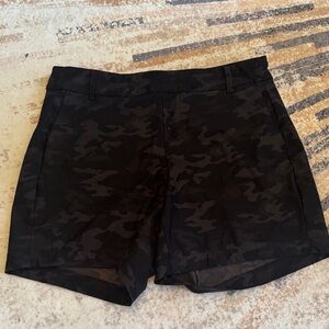 Spanx Sunshine Shorts black camo M